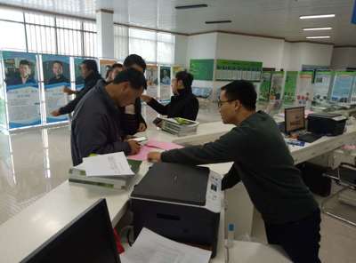 雄江鎮(zhèn)組織人員參觀三農(nóng)服務(wù)超市，探索信息技術(shù)咨詢服務(wù)新路徑